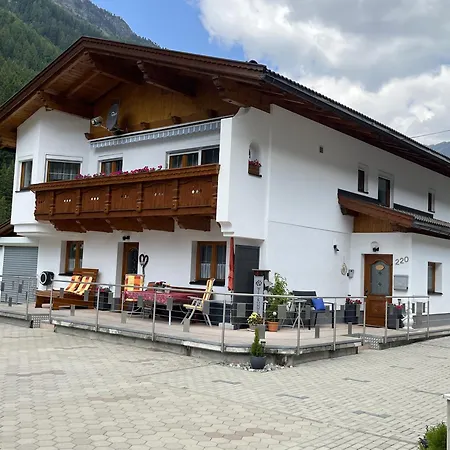 Familie Thomas Und Angelika Melmer Sankt Leonhard im Pitztal
